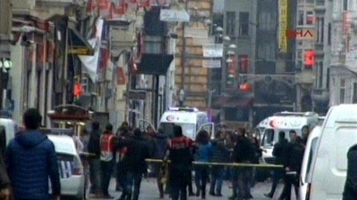 İstiklal Caddesi'nde Patlama! Olay Yerinden İlk Görüntüler