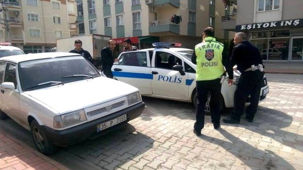 Polisten Sürücüye: "Durdurmak İçin Ateş mi Edelim?"