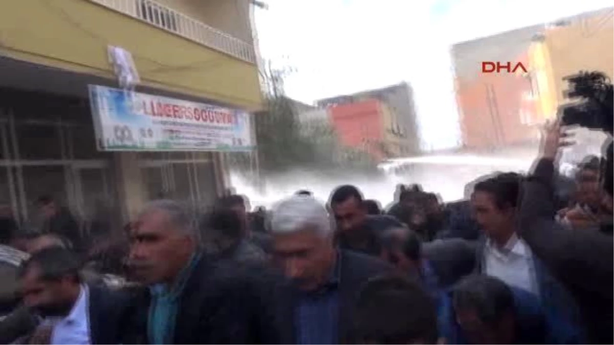 Silopi\'de Yasaklı Nevruz\'a Polis Müdahale Etti