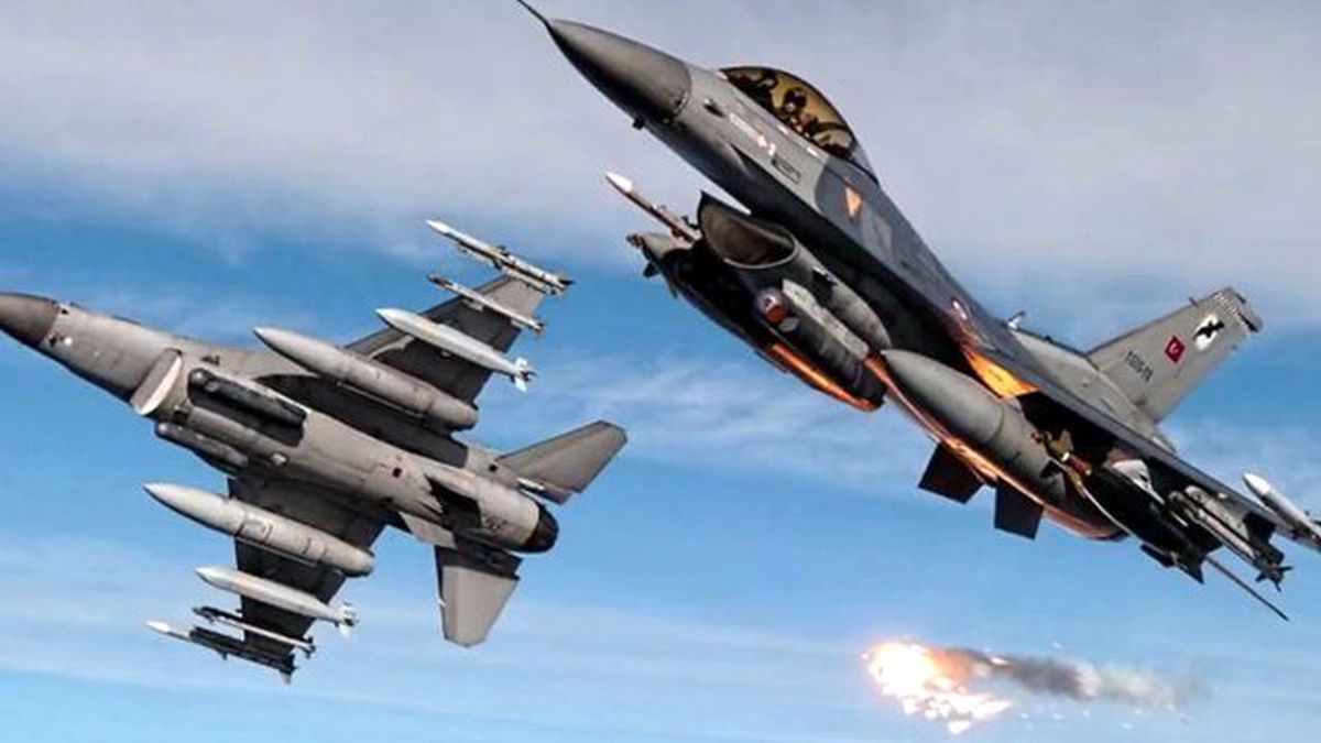 Türk Jetleri PKK Kamplarına Bomba Yağdırıyor