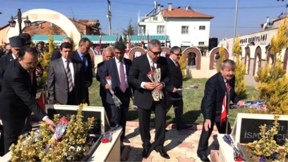 Uşak, 18 Mart\'ta Çanakkale Şehitleri ve Terör Olayları İçin Tek Yürek Oldu