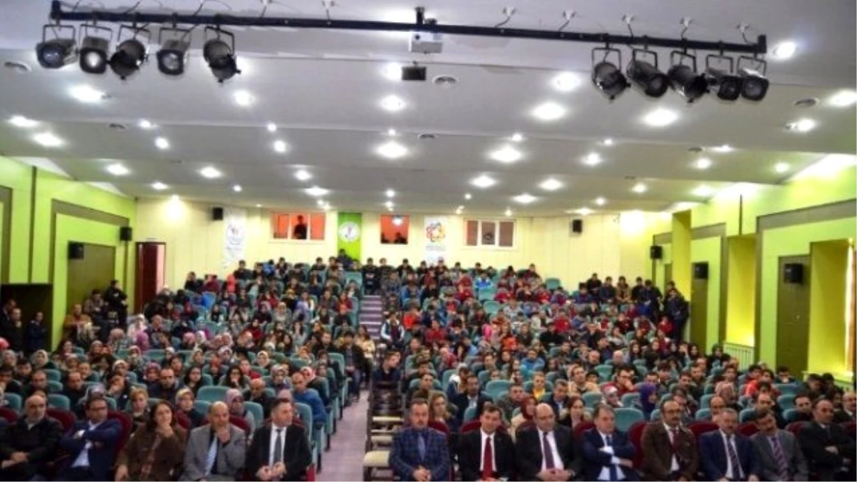 Aziziye\'de "Şehitleri Anma" ve "Ermeni Mezalimi" Konulu Konferans Düzenlendi