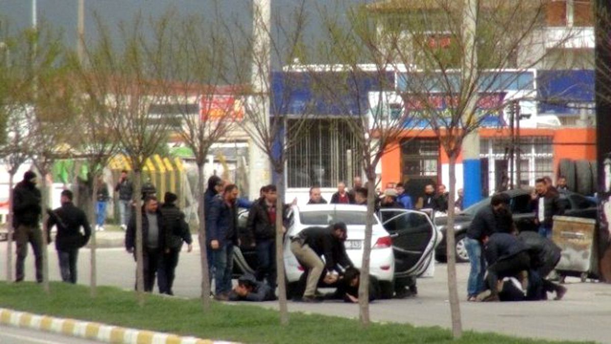 Batman\'da Nevruz\'a İzin Çıkmayınca Olaylar Çıktı