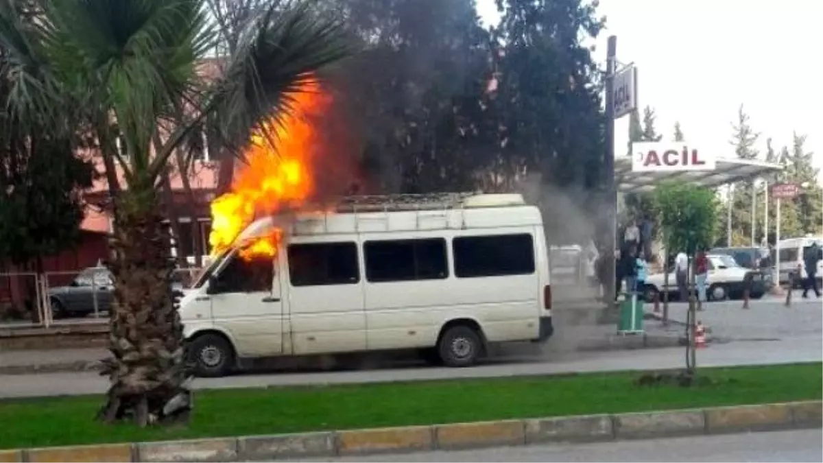 Hasta Ziyaretinde Araçları Alev Alev Yanınca Gözyaşlarına Boğuldular