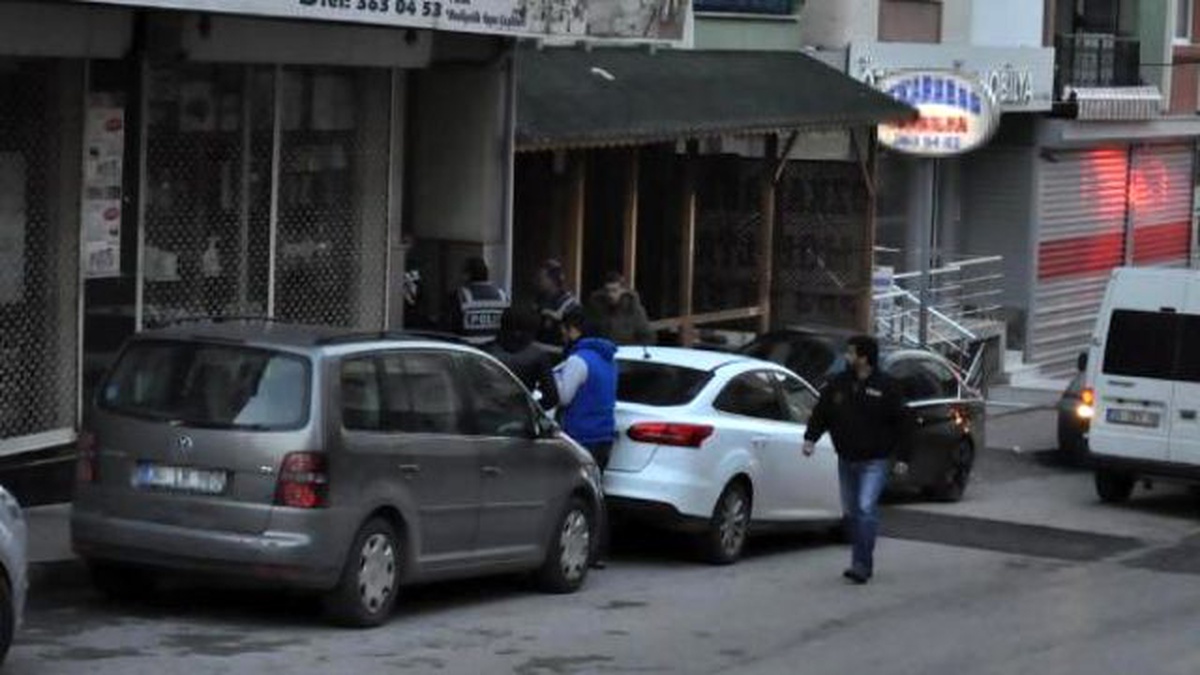 İzmir\'de Nevruz Öncesi Operasyon: 19 Gözaltı