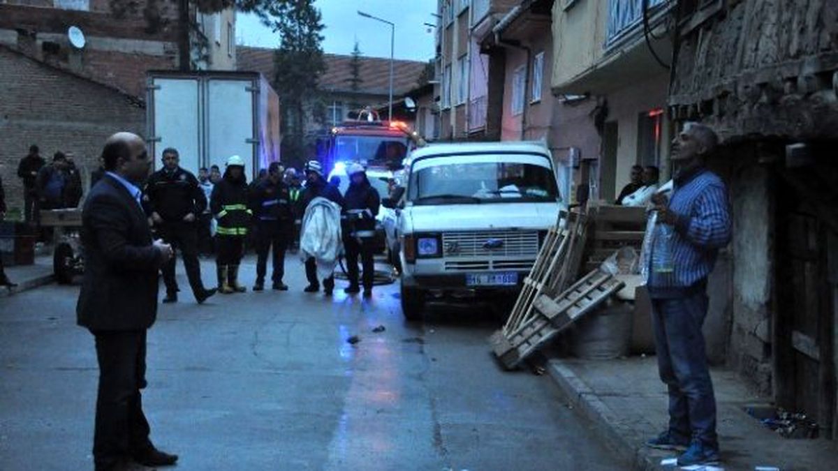 Kucağındaki Yeğeniyle Birlikte Kendini Yakmak İstedi