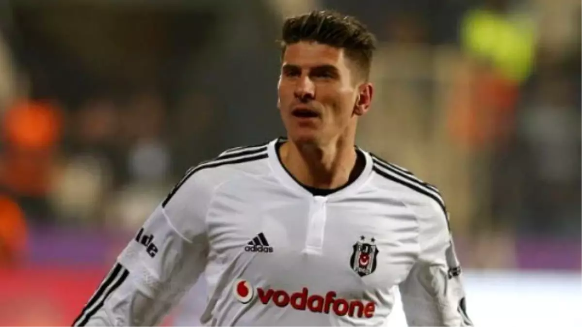 Mario Gomez\'e Müjdeli Haber