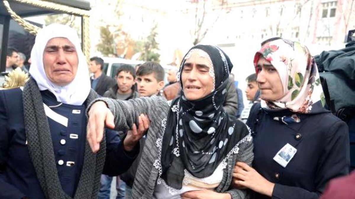 Nusaybin Şehidi Diyarbakır\'da Son Yolculuğuna Uğurlandı