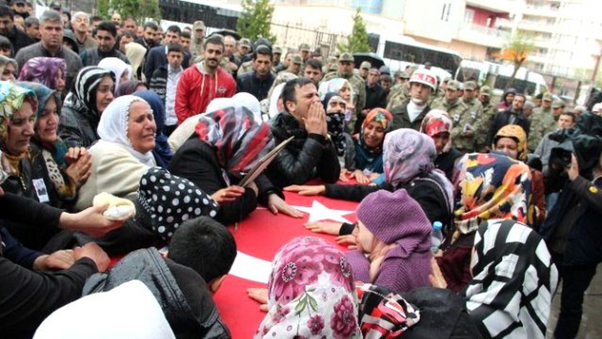 Şehit Töreninde Ağıtlar Yükseldi