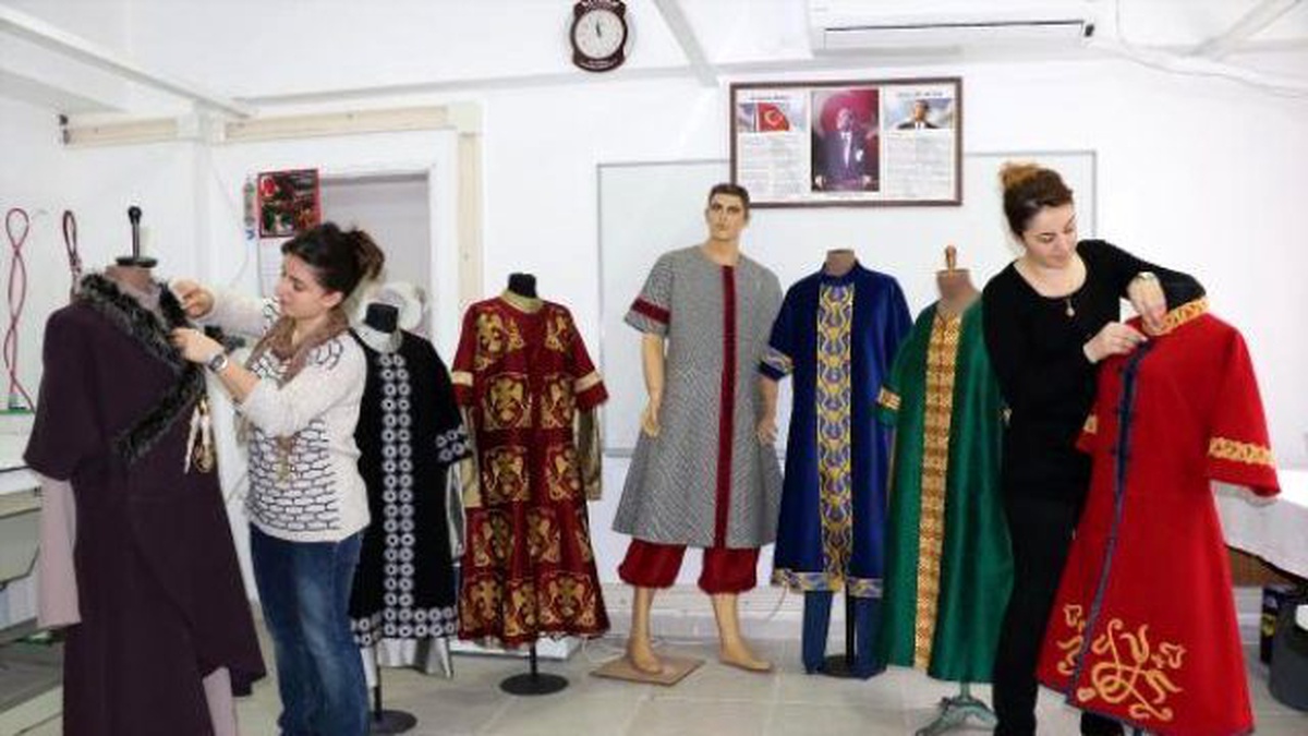 900 Yıllık Anadolu Selçuklu Kıyafetleri Yeniden Hayat Buluyor