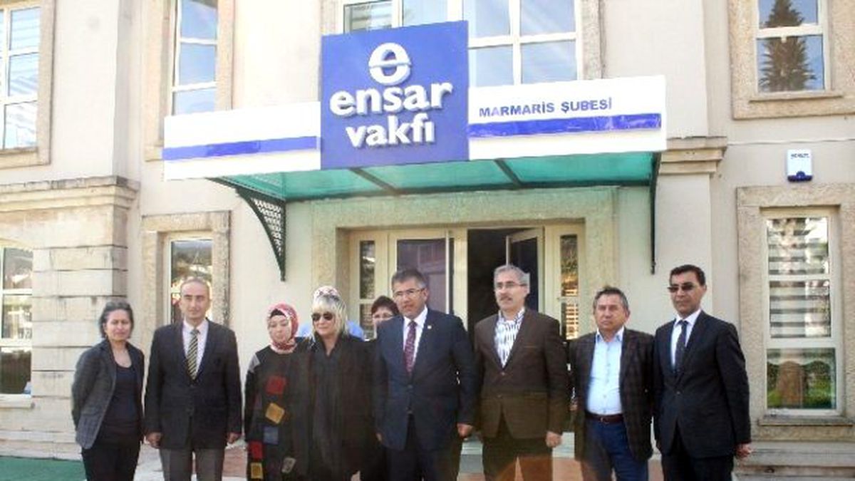 AK Parti\'li Öztürk: "Kızımı Ensar Vakfı\'na Göndermeye Devam Edeceğim"