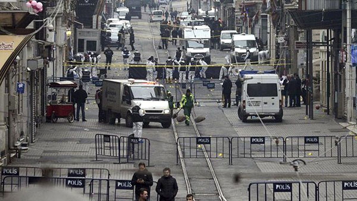 Akrabaları, Canlı Bombanın Cesedini Adli Tıp Kurumu\'ndan Aldı