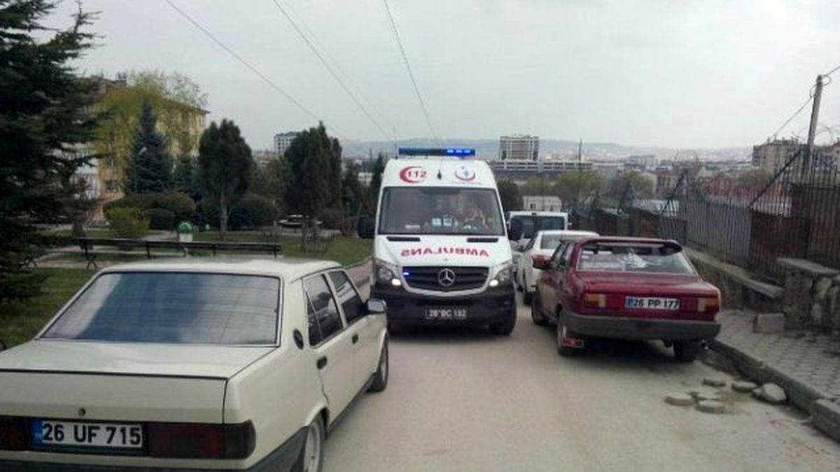 Ambulansa Yine Hatalı Park Engeli