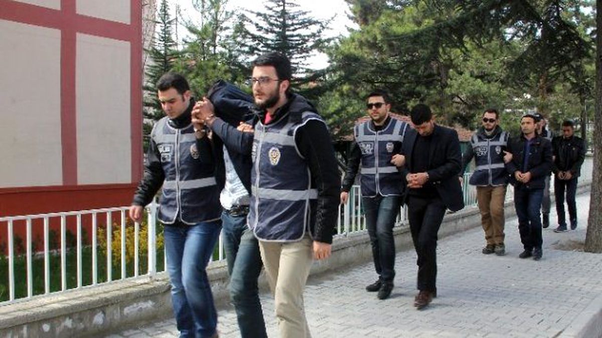 Bolu\'da 105 Bin Paket Kaçak Sigara Ele Geçirildi