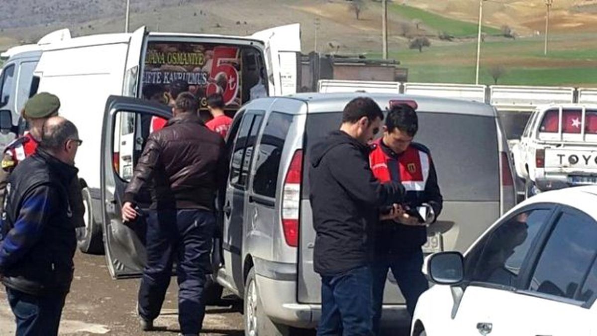 Bozüyük\'te Jandarma Ekipleri Trafik Denetimleri Sıklaştırıldı