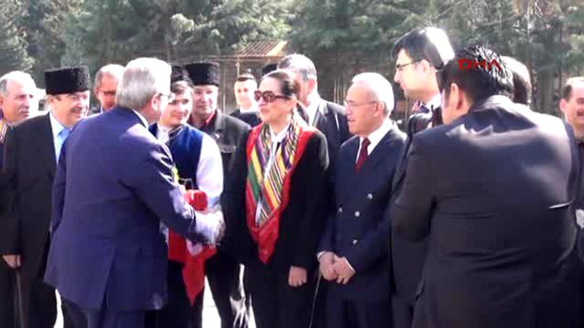 Bursa?da Yumurta Tokuşturmalı Nevruz Kutlaması