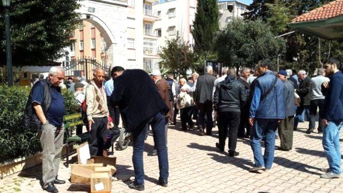 Cami Bahçesinde Toplanan Yardımlar Bu Kez \'Fındık\' İçin