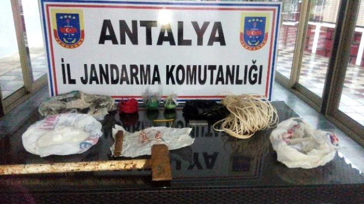 Dinamitle Kaçak Kazıya 6 Gözaltı