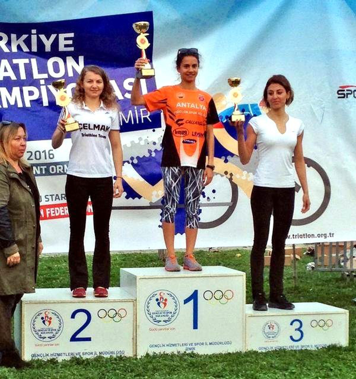 Duatlon\'da 2 İzmirli Öğrenci İlk Sırada