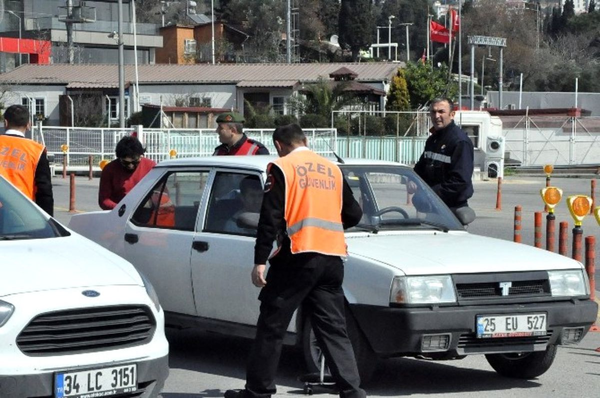 Eskihisar-topçular Feribotunda Canlı Bomba Paniği