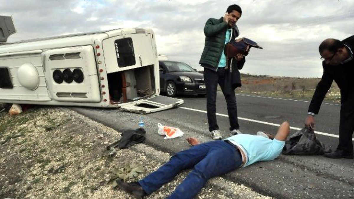 Gaziantep\'te Minibüs Devrildi: 2\'si Ağır, 4 Yaralı