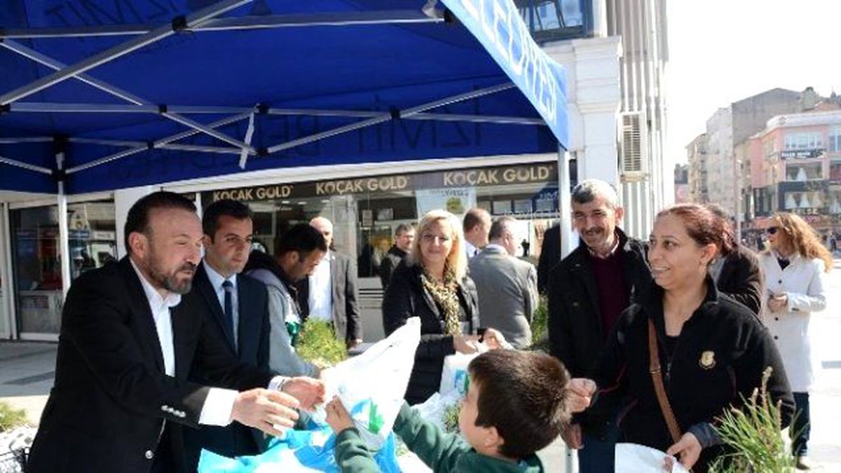 İzmit Belediyesi 20 Bin Fidan Dağıtacak