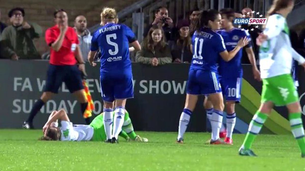 Kadın Futbolcudan Skandal Hareket