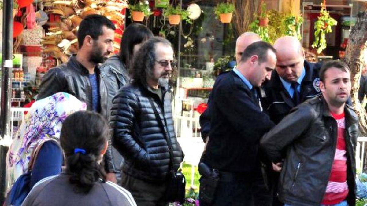 Kapkaç Şüphelisini Yakalayıp, Polise Teslim Ettiler