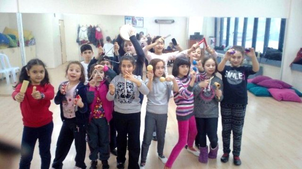 Minikler Gösteriye Hazırlanıyorlar