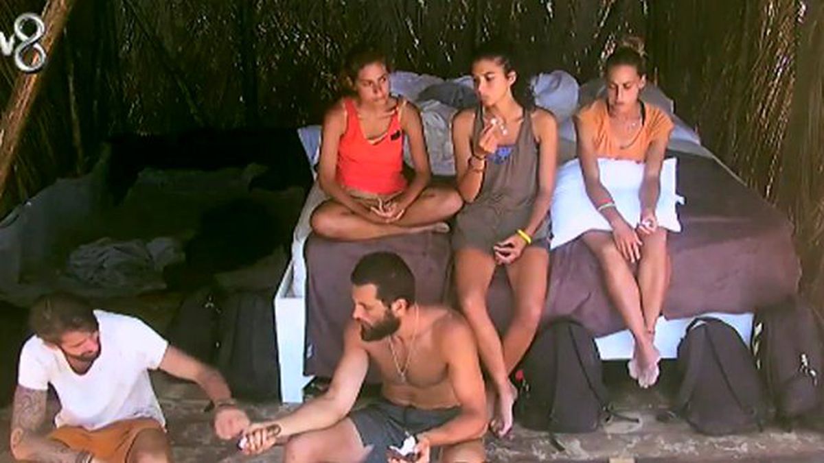 Adada Gerginlik! İbrahim, Nihal'e Coconut Fırlattı