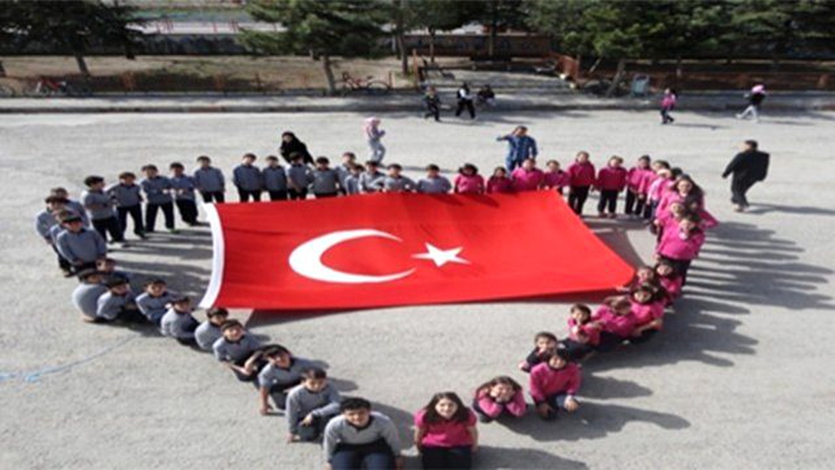Öğrencilerden Asker ve Polise Moral Mektubu