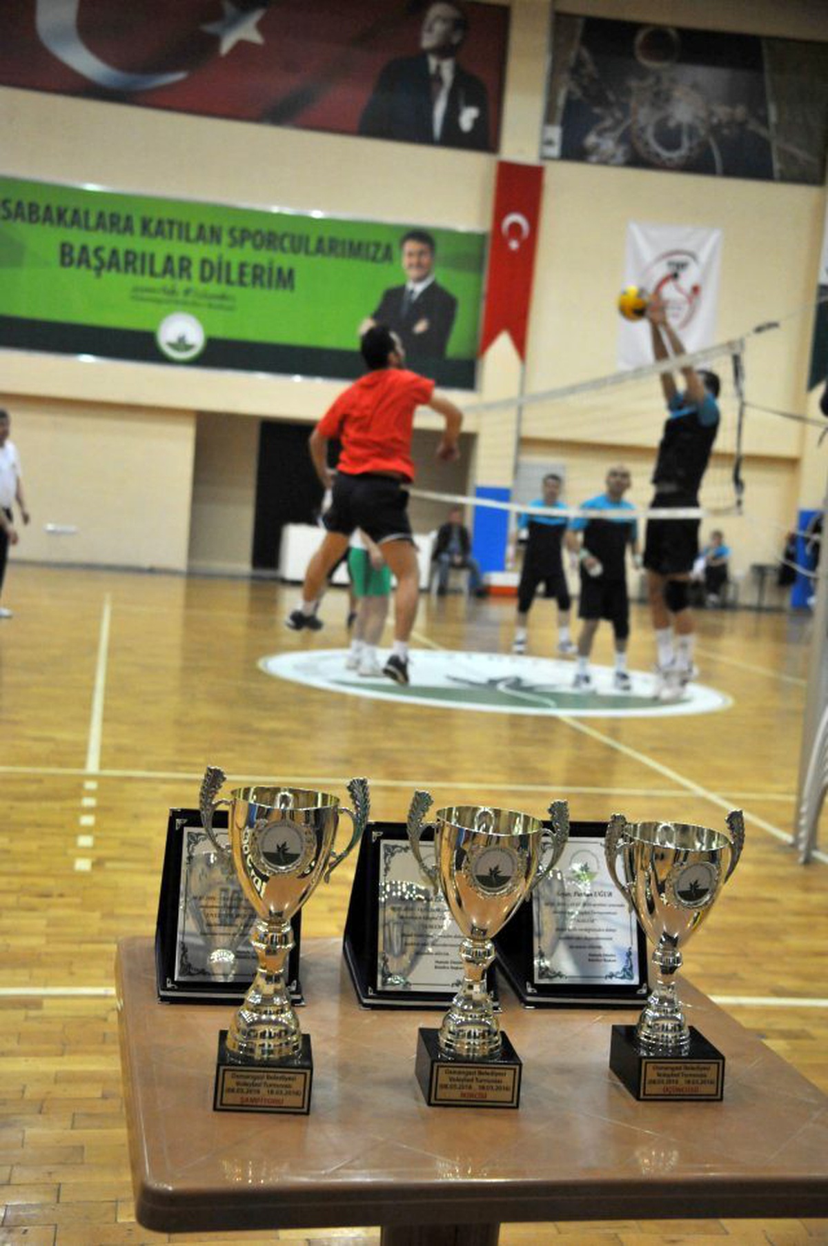 Personel Voleybol Turnuvasında Stres Attı