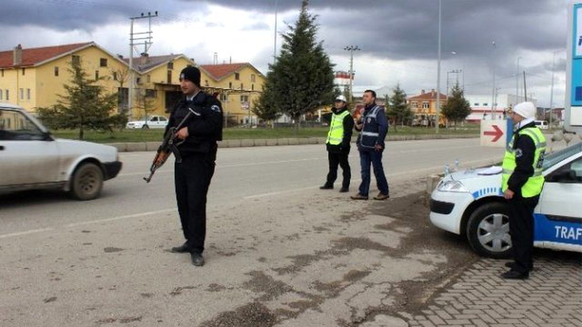 Polis\'ten Şehir Giriş ve Çıkışlarında Sıkı Denetim
