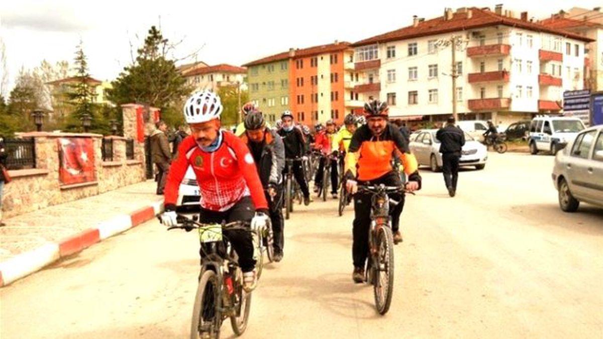 Şehitleri Anma Bisiklet Turuna Yoğun İlgi