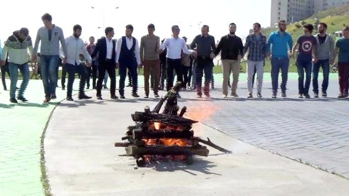 Türk Bayrağı Altında Nevruz Horonla Kutlandı