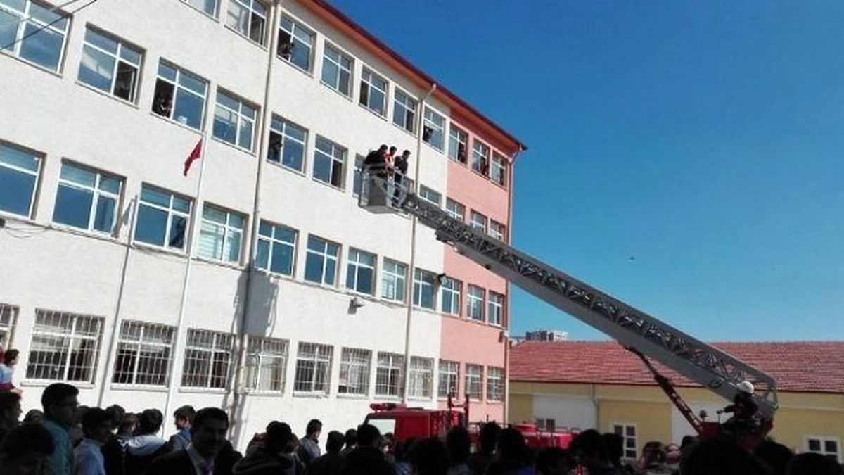 Yozgat Anadolu İmam Hatip Lisesi\'ndeki Tatbikat Gerçeği Aratmadı