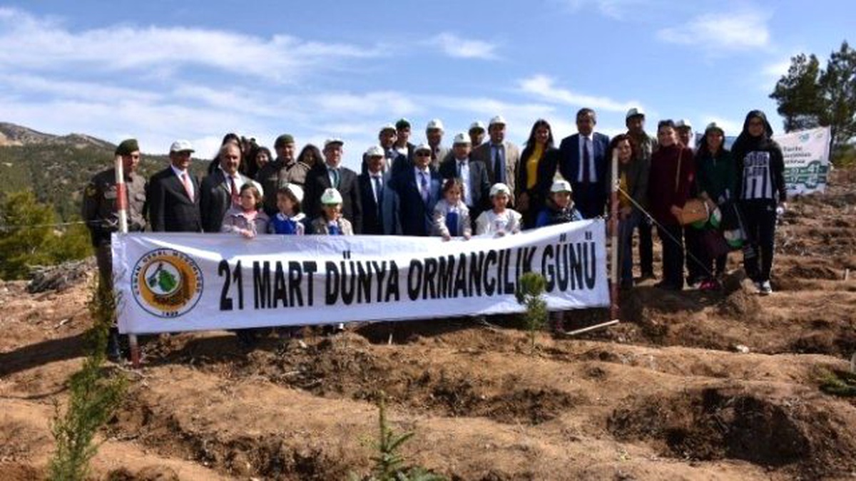 Acıpayam\'da Fidanlar Toprakla Buluştu