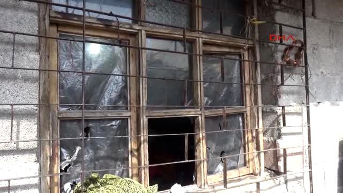 Adana Kapısız, Penceresiz, Sıvasız 2 Odada Yaşam Savaşı