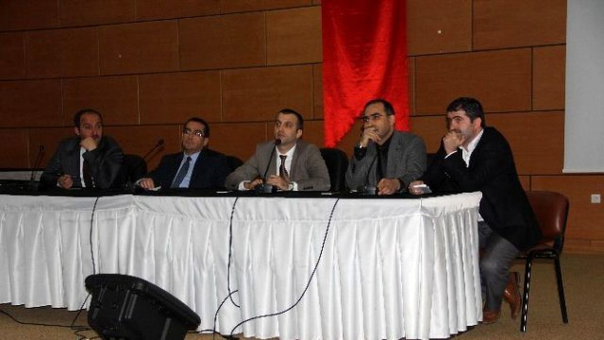 Afyonkarahisar Devlet Hastanesi\'nde "Hekimlerin Sorunları ve Çözüm Önerileri" Paneli Düzenlendi