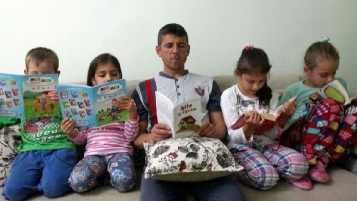 Ailemle Kitap Okuyorum\' Projesi