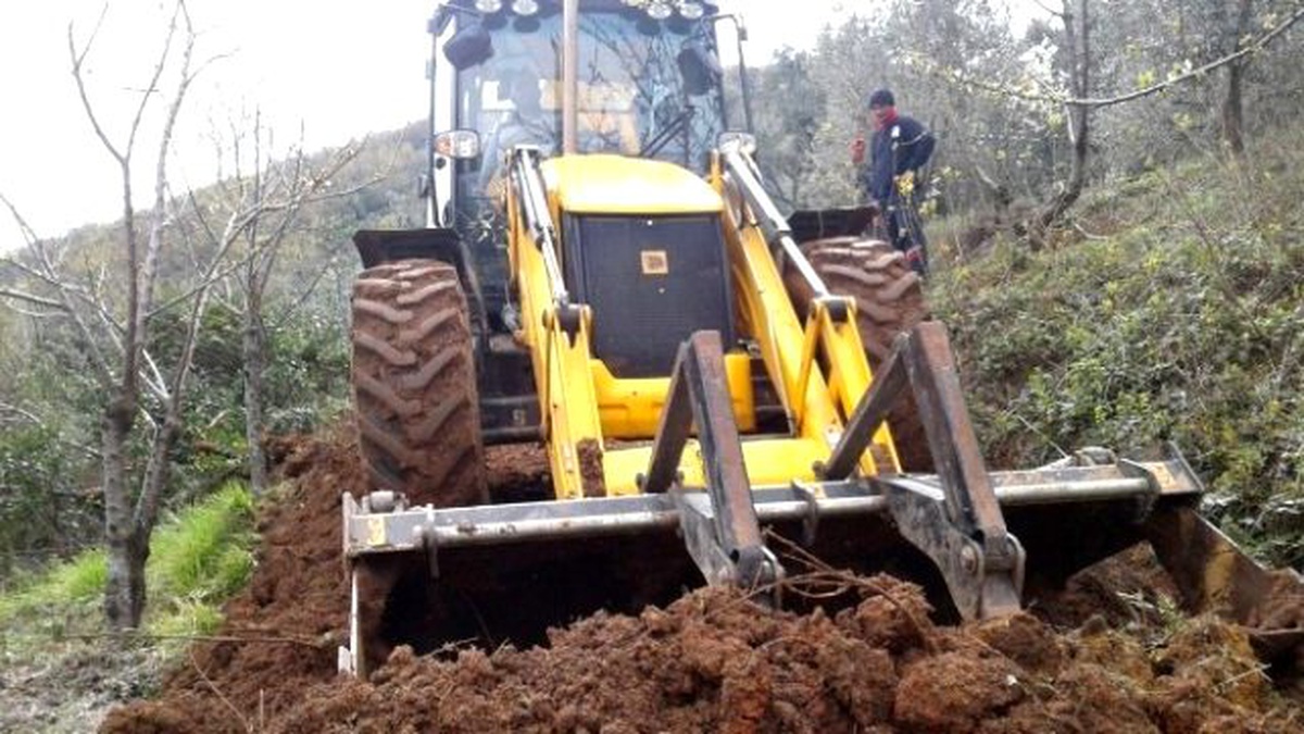 Arazi Yolları Düzenleniyor