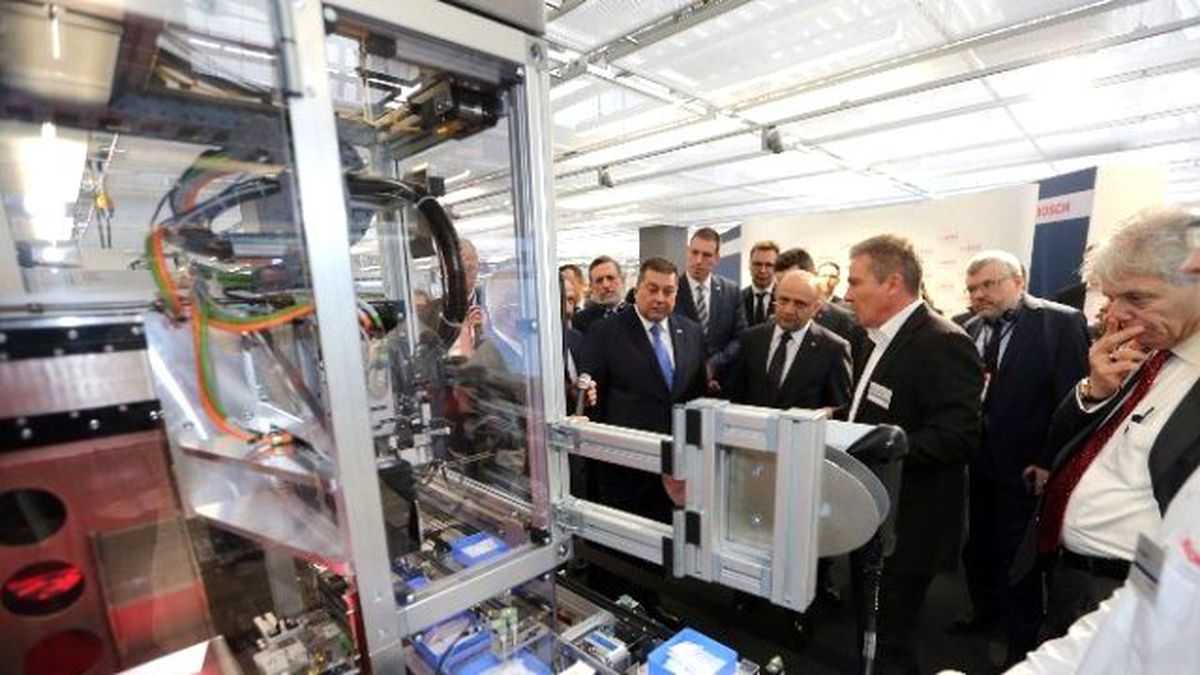 Bakan Fikri Işık Bosch\'un Endüstri 4.0 Çalışmalarını İnceledi