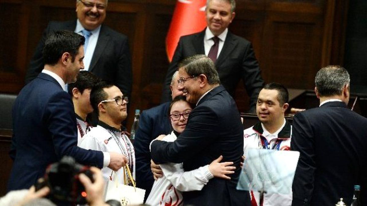 Başbakan Davutoğlu\'dan Taşeron İşçilere Müjde