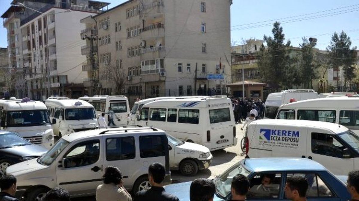 Batmanlı Dolmuşçulardan \'Ceza\' Protestosu