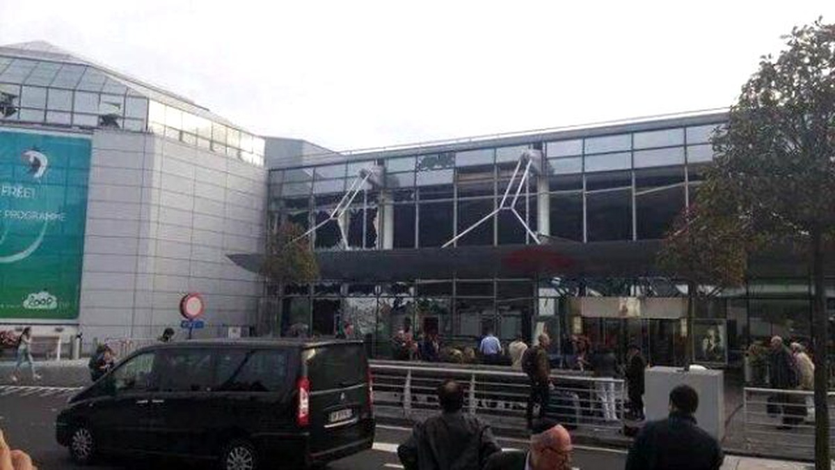 Brüksel Havalimanı\'nda İki Patlama Meydana Geldi (4)