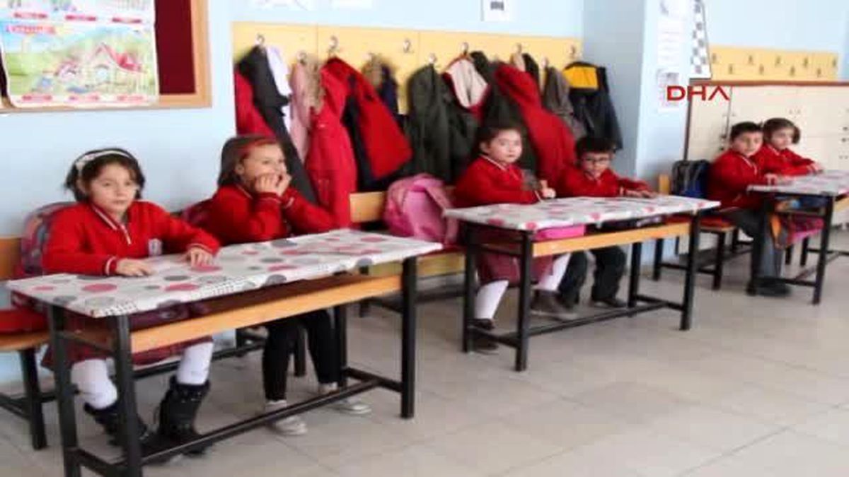 Burdur İlkokul Öğrencilerinden Polis ve Askere Mektup