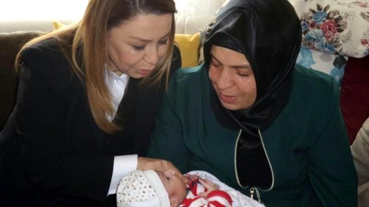 Çalık, Sevgi Evleri ve Huzurevi\'ni Ziyaret Etti
