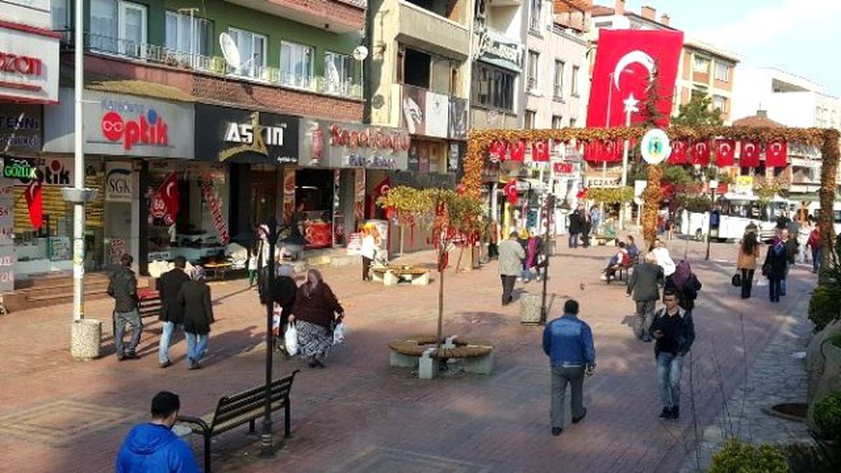 Çaycuma\'da Teröre Bayraklı Tepki