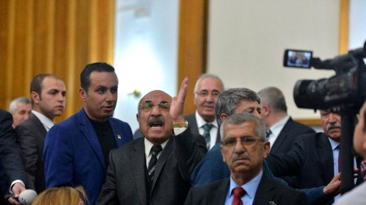 CHP Grubunda Aylin Nazlıaka Gerginliği