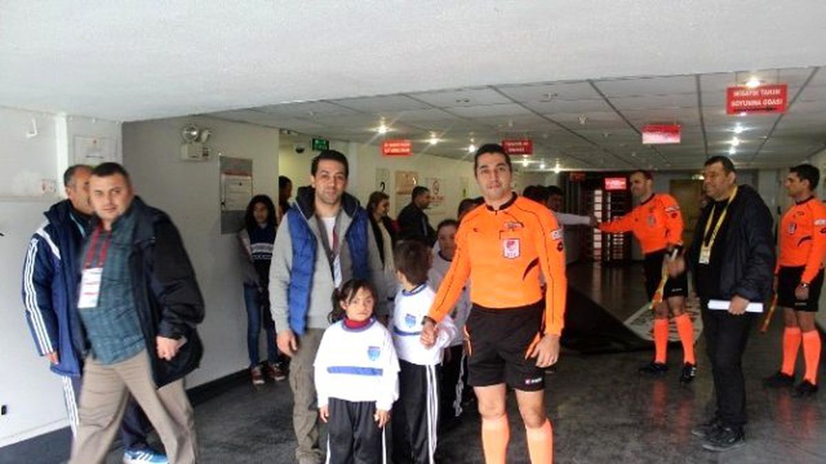 Down Sendromu Çocuklar, Futbolcularla Buluştu